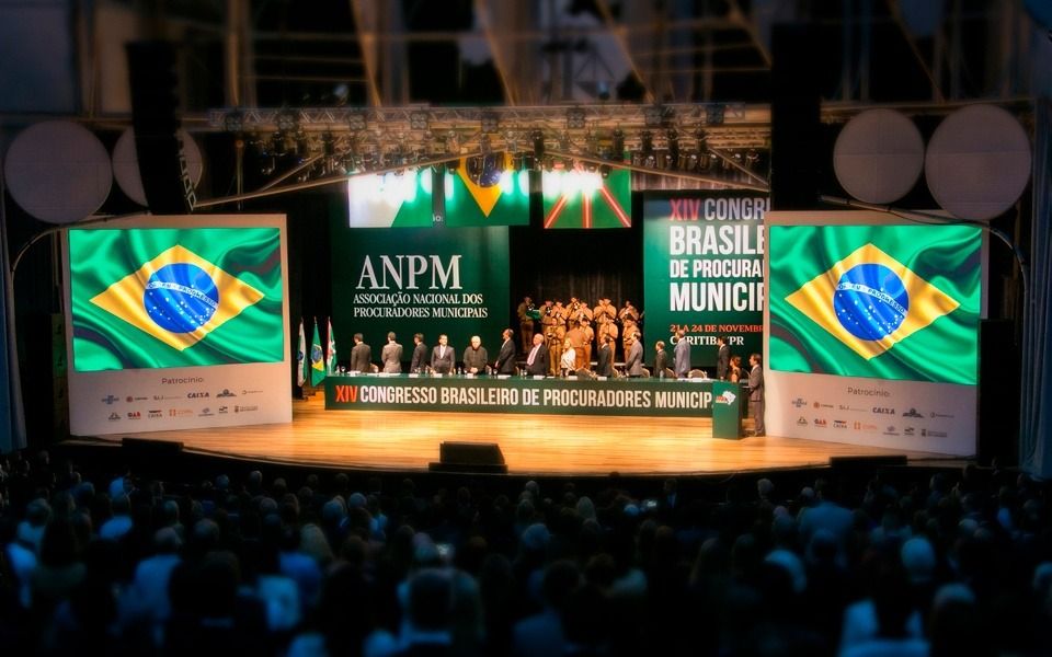 A orquestra da Polícia Militar do Paraná toca o Hino Nacional - XIV Congresso Brasileiro dos Procuradores Municipais - ANPM - Fulze Live Marketing