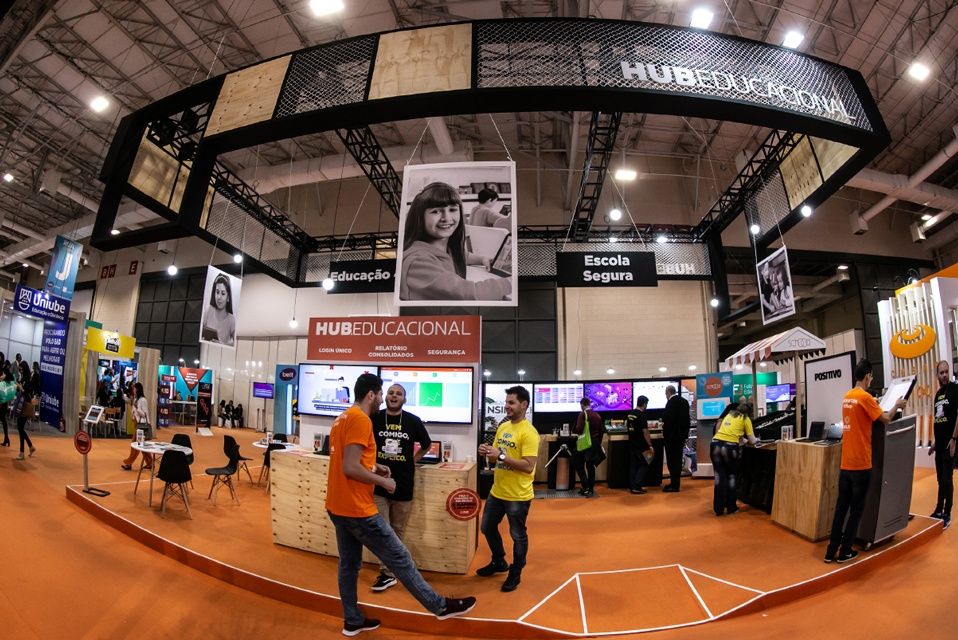 Fulze – Live Marketing - Bett Educar, a maior feira de educação da América Latina - Positivo Tecnologia Educacional