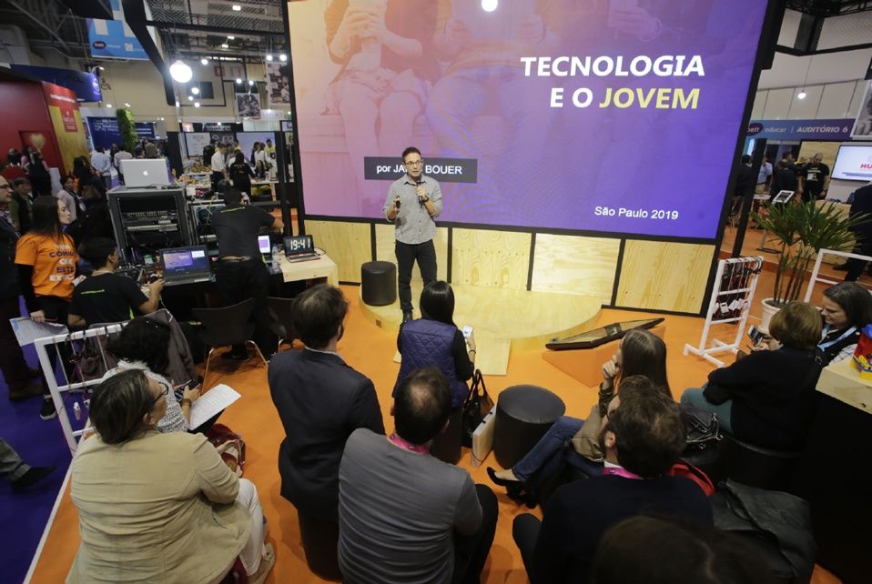 Fulze – Live Marketing - Bett Educar, a maior feira de educação da América Latina - Positivo Tecnologia Educacional